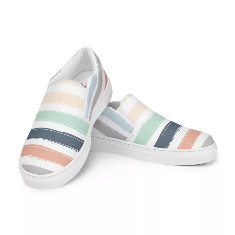 Smilla Striper Canvas Slipper mit gestreiftem Sommer-Design, atmungsaktivem Leinen-Obermaterial & flexibler EVA-Sohle, leicht, bequem & handgefertigt.