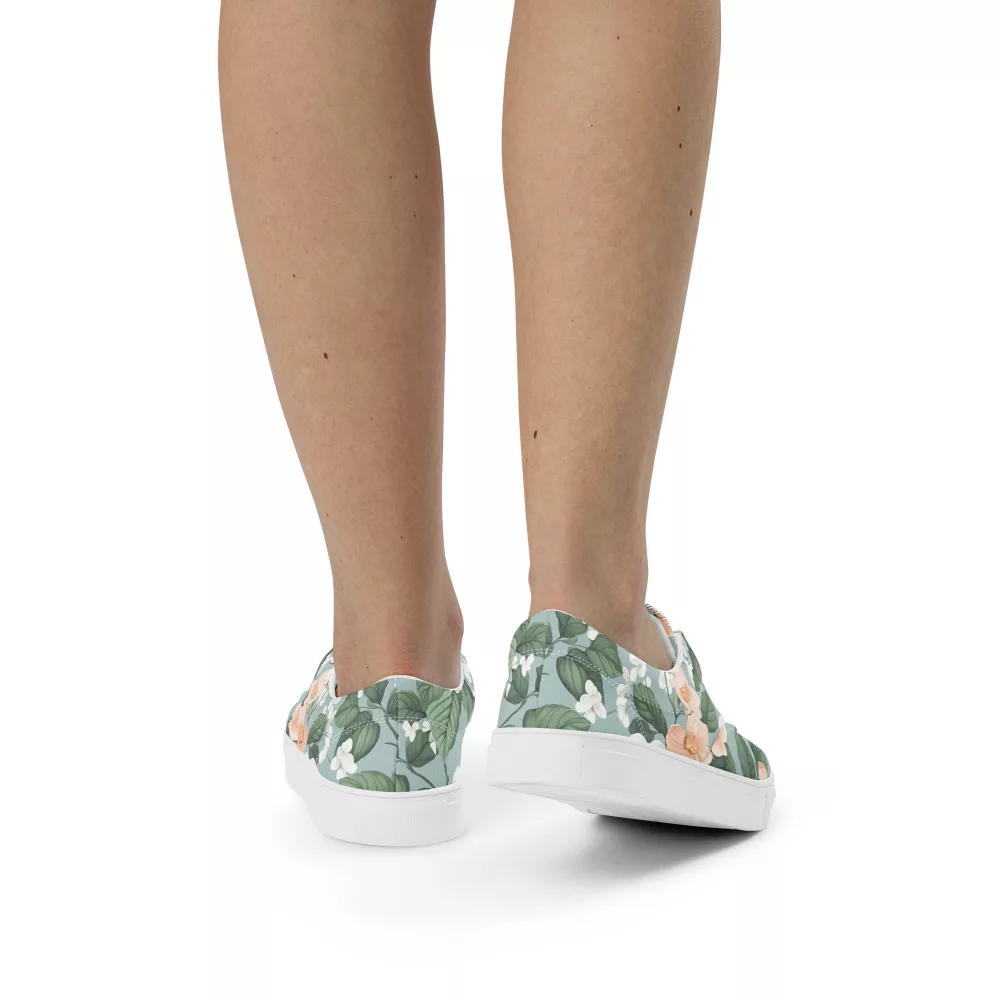 Girls Sommer Schnürsneaker – Finia Flower. Sommerlicher Sneaker mit Blumenprint auf Grün – exklusiv bei Frau Hippe, leicht & bequem, kein Mainstream, nur auf Bestellung gefertigt.