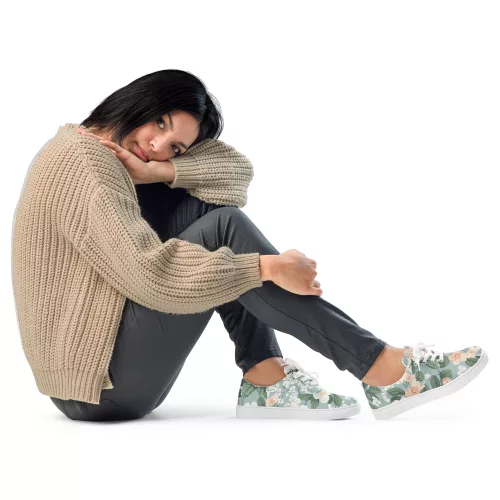 Girls Sommer Schnürsneaker – Finia Flower. Sommerlicher Sneaker mit Blumenprint auf Grün – exklusiv bei Frau Hippe, leicht & bequem, kein Mainstream, nur auf Bestellung gefertigt.